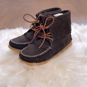 Eastland Aztec size 7 moccasins